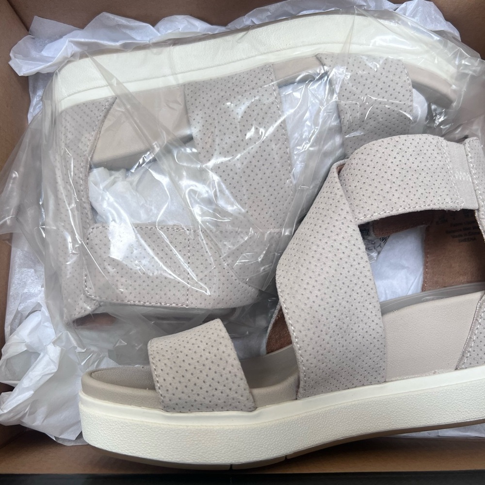 Dr. Scholl's Sheena Sandals in Oyster